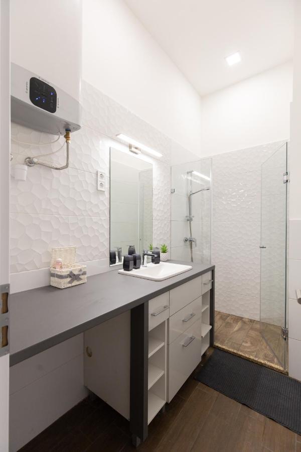 A37 Awesome Apartman *